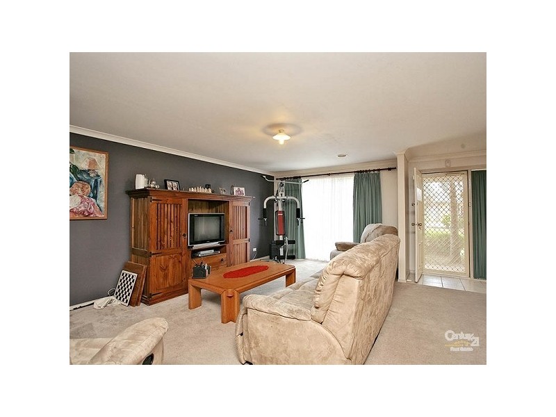 8 Perkins Drive, Carrum Downs VIC 3201