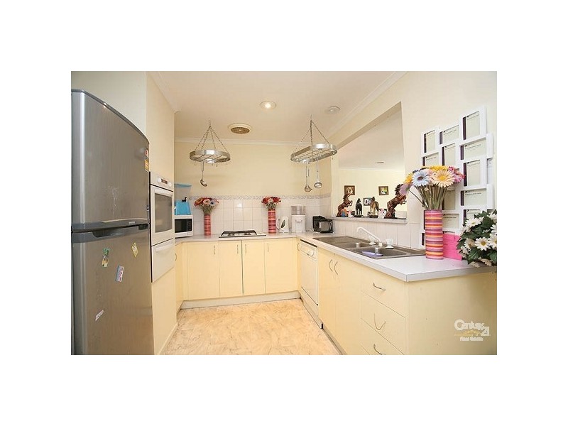 8 Bluegrass Walk, Frankston VIC 3199