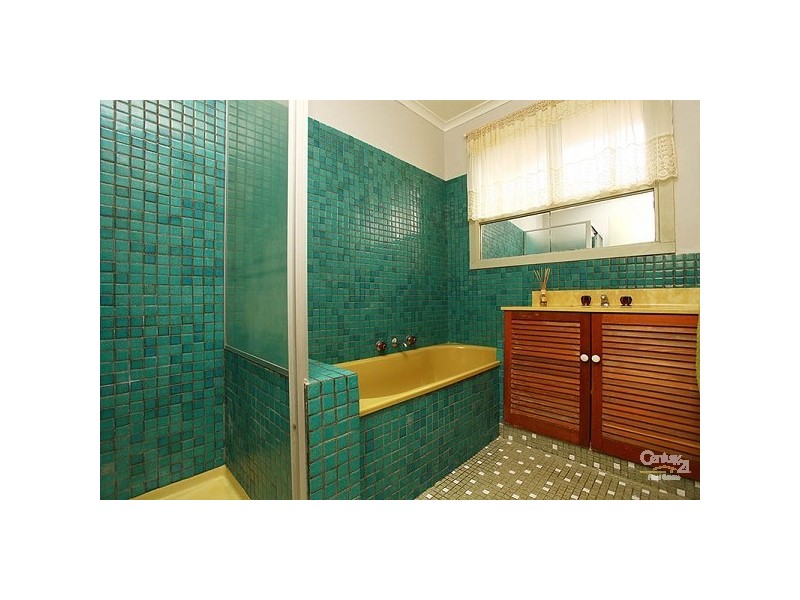 25 Armstrongs Road, Seaford VIC 3198