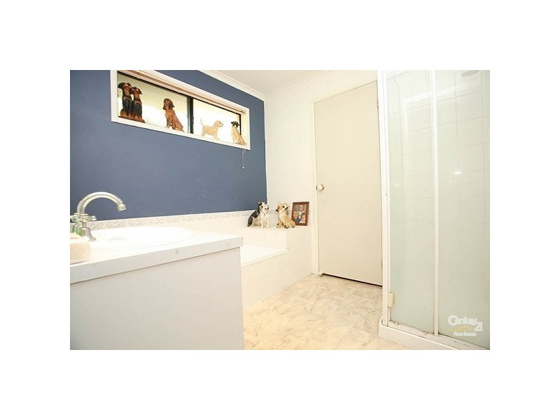 8 Bluegrass Walk, Frankston VIC 3199