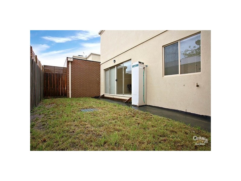 8, 82 East Road, Seaford VIC 3198