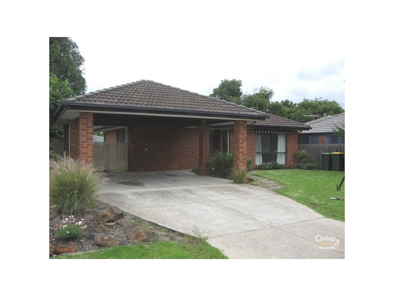 8 Bluegrass Walk, Frankston VIC 3199