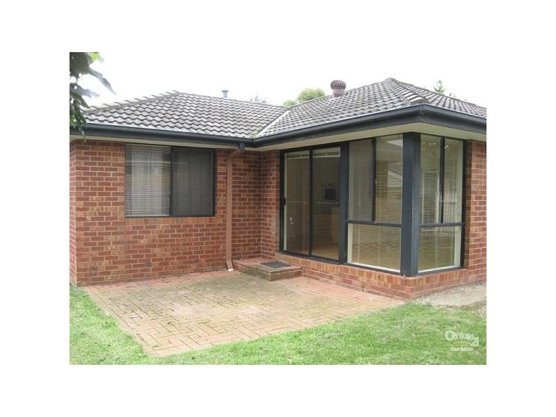 8 Bluegrass Walk, Frankston VIC 3199