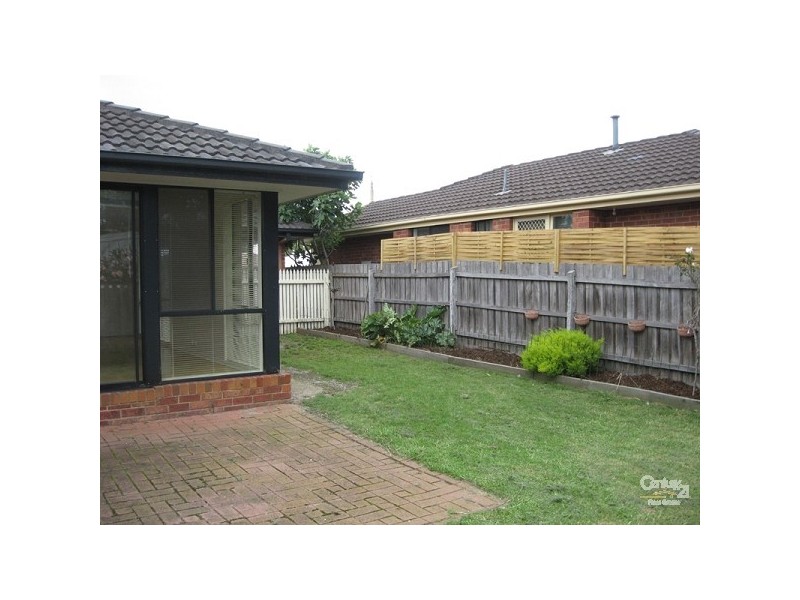 8 Bluegrass Walk, Frankston VIC 3199