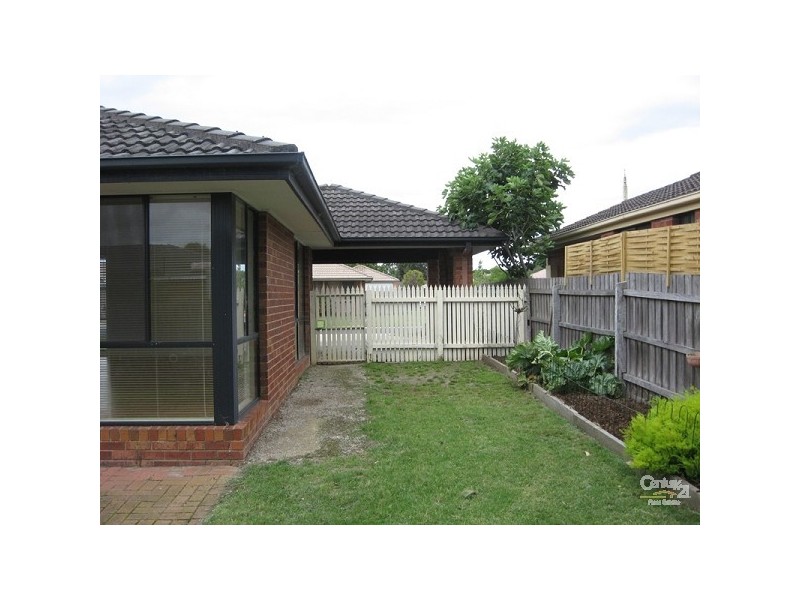 8 Bluegrass Walk, Frankston VIC 3199