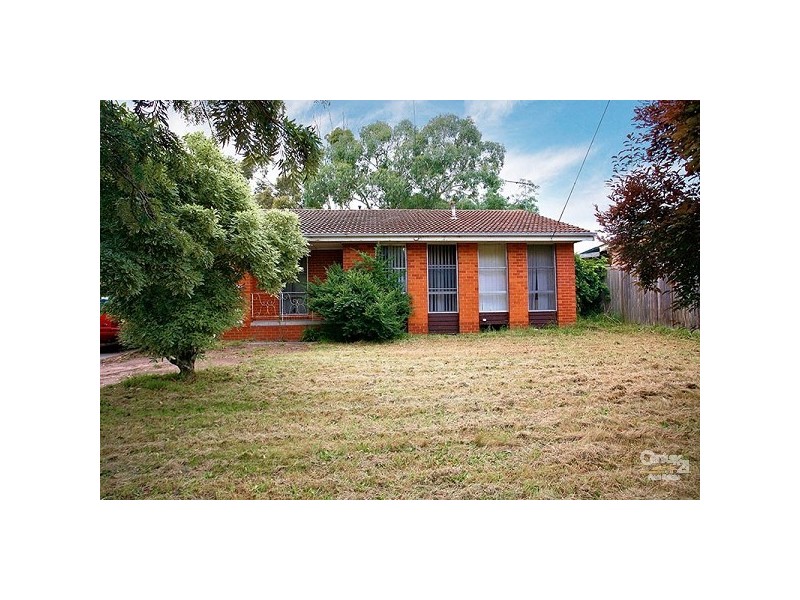 11 & 13 Bouvardia Crescent, Frankston North VIC 3200