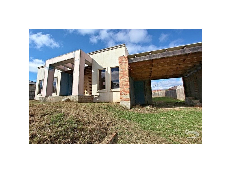 4 Whiting Court, Skye VIC 3977