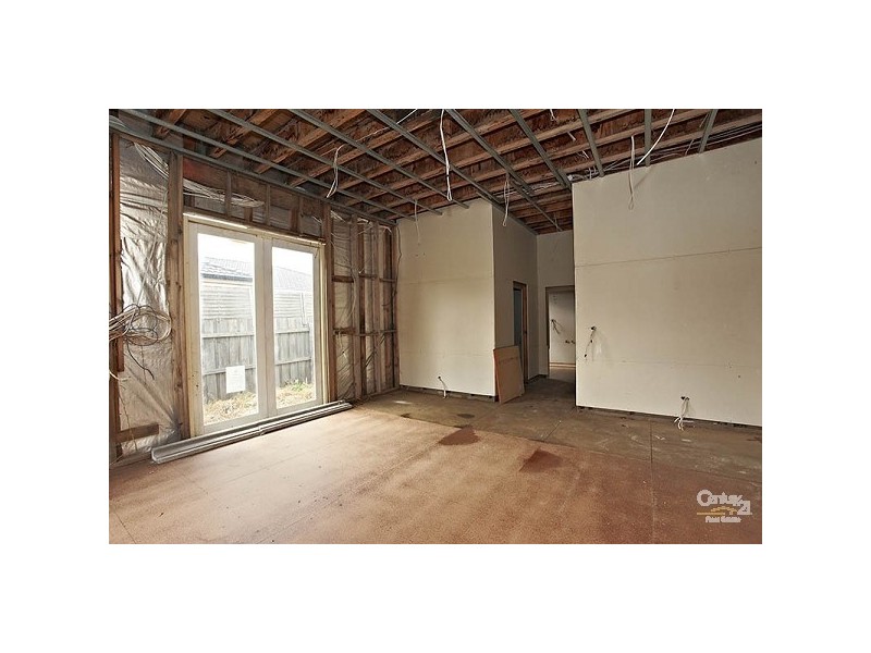 4 Whiting Court, Skye VIC 3977