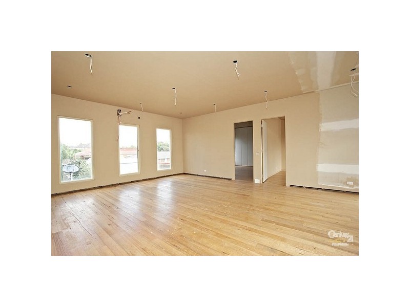 4 Whiting Court, Skye VIC 3977