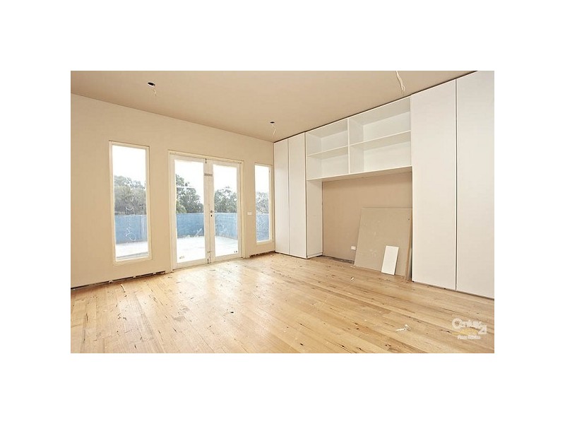 4 Whiting Court, Skye VIC 3977