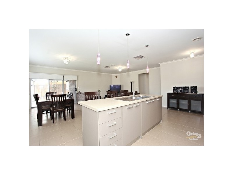 19 Sky Way, Carrum Downs VIC 3201