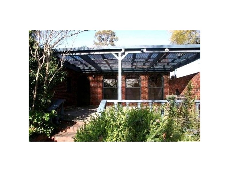 8 Mayfair Court, Frankston VIC 3199