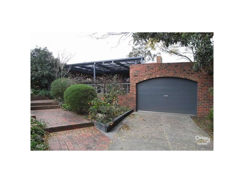 8 Mayfair Court, Frankston VIC 3199