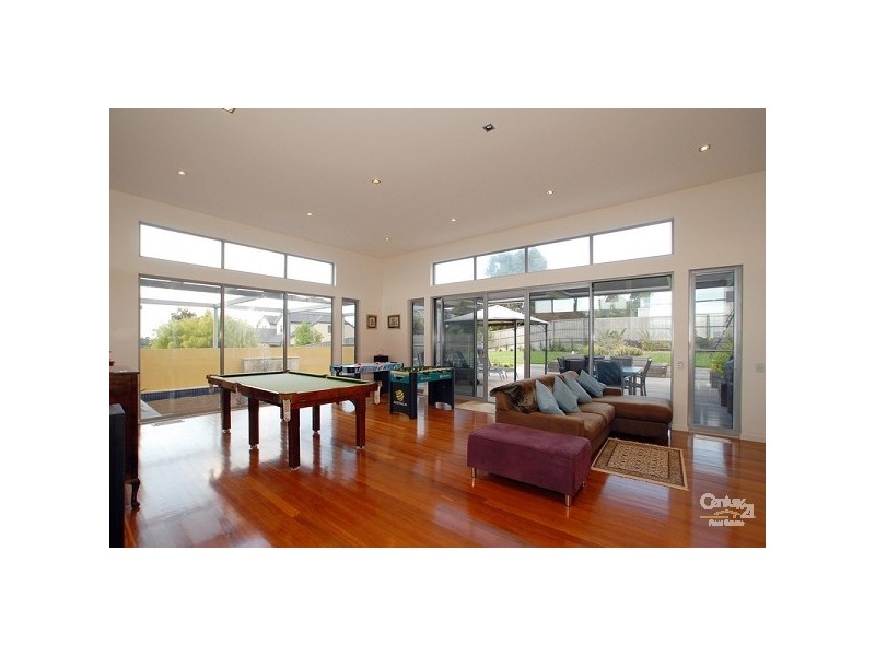 87 Cobb Road, Mount Eliza VIC 3930