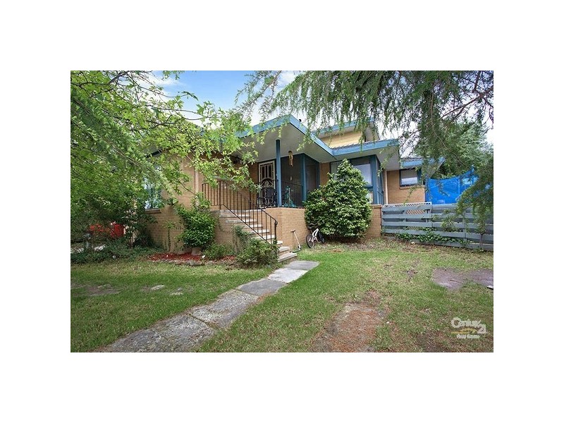 9 The Trossachs, Frankston VIC 3199