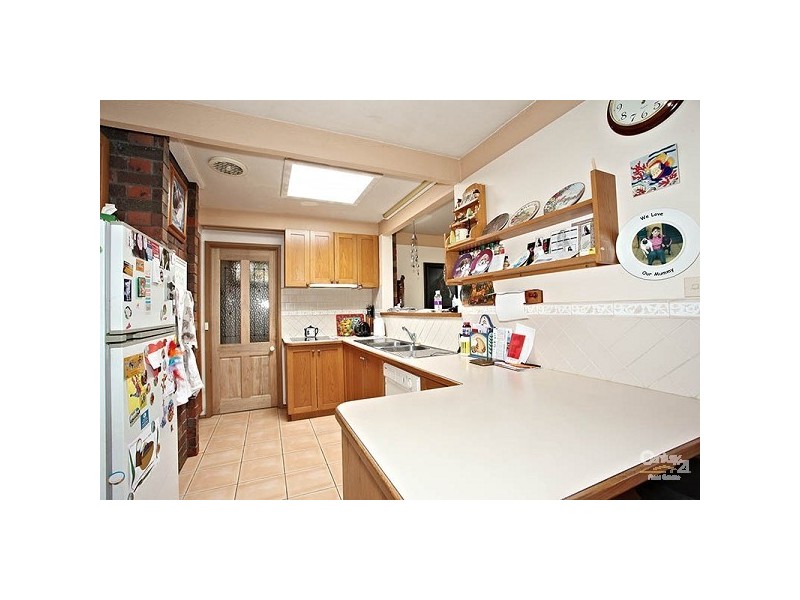 6 Eastbourne Court, Frankston VIC 3199