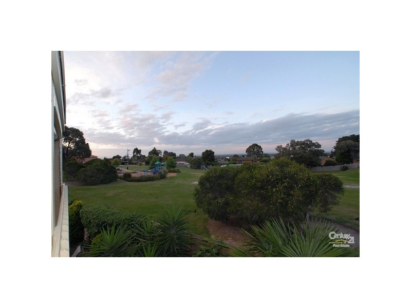 6 Altair Close, Frankston VIC 3199