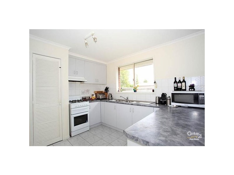 6 Glendale Close, Langwarrin VIC 3910