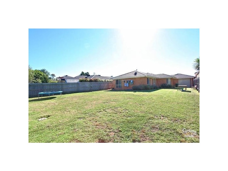 3 Coach House Lane, Skye VIC 3977