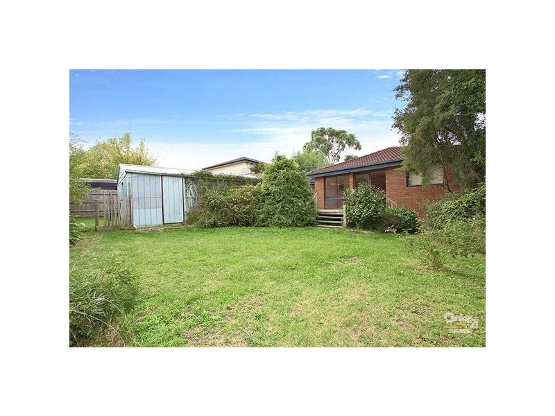 17 Raphael Crescent, Frankston VIC 3199