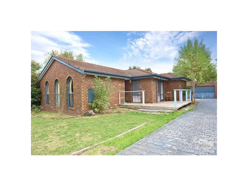 17 Raphael Crescent, Frankston VIC 3199