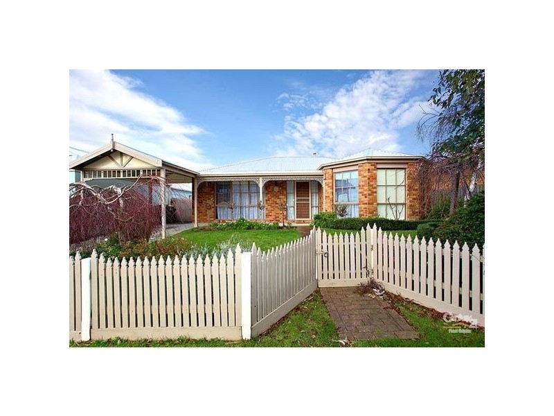 10 Highland Drive, Frankston South VIC 3199
