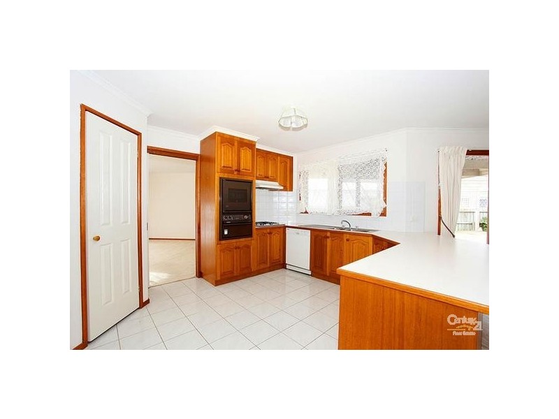 10 Highland Drive, Frankston South VIC 3199