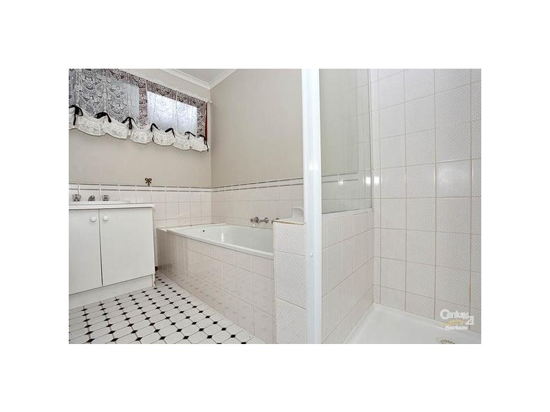 10 Highland Drive, Frankston South VIC 3199