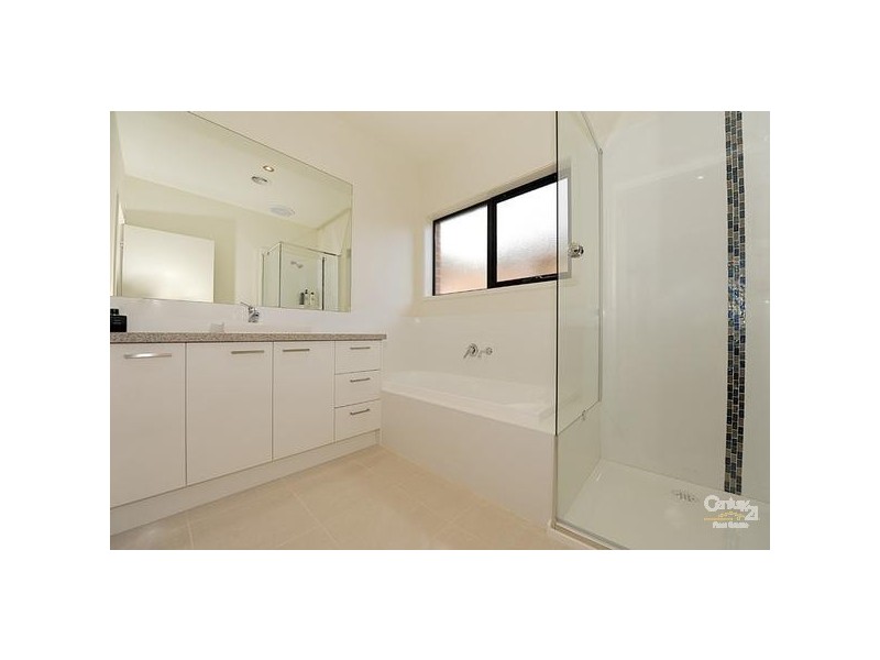 8 Moorgate Avenue, Mount Eliza VIC 3930