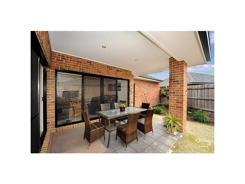 8 Moorgate Avenue, Mount Eliza VIC 3930