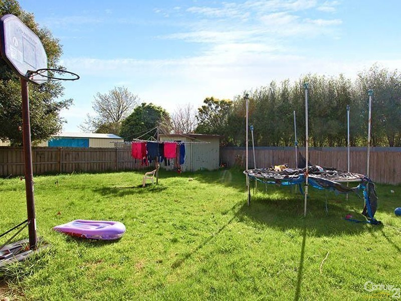 21 Wirilda Crescent, Frankston North VIC 3200