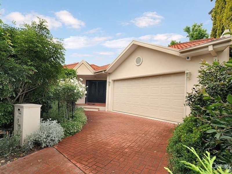 5 Sweetfern Dell, Frankston South VIC 3199