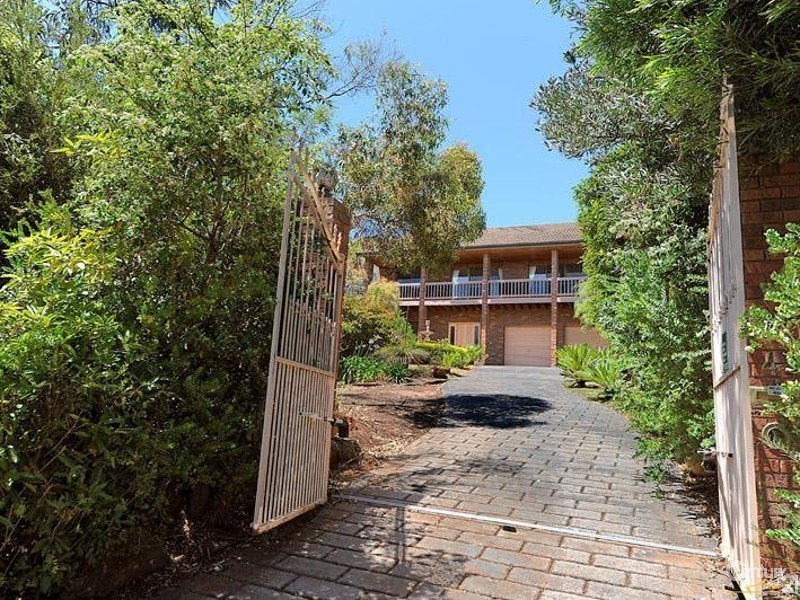 4 Matong Road, Mount Eliza VIC 3930