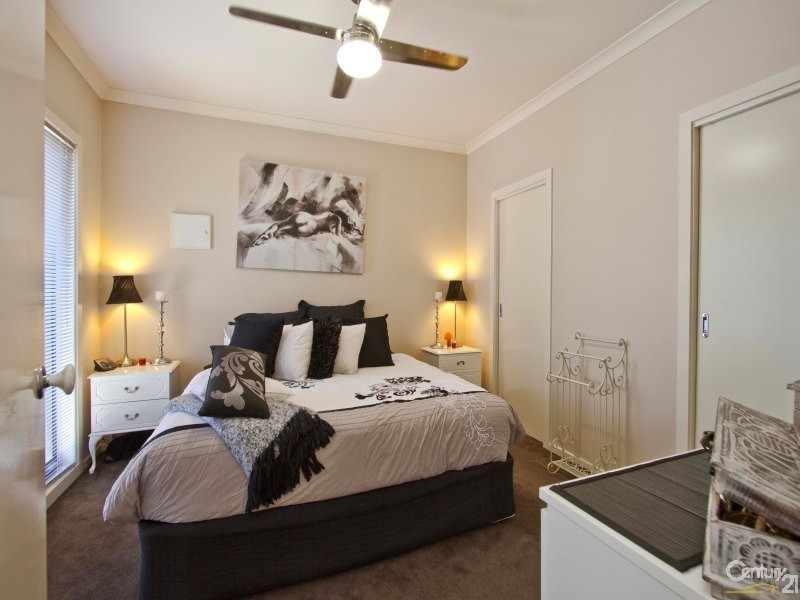 2/36 McComb Boulevard, Frankston South VIC 3199