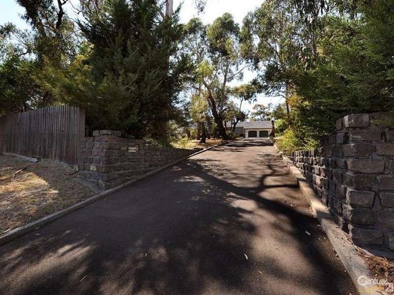 151 Baden Powell Drive, Mount Eliza VIC 3930