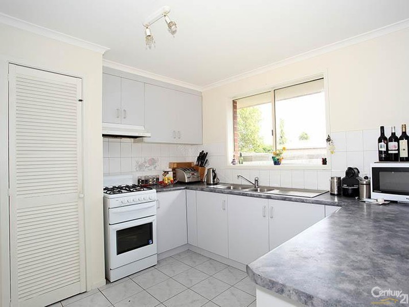 6 Glendale Close, Langwarrin VIC 3910