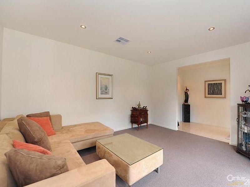 8 Moorgate Avenue, Mount Eliza VIC 3930