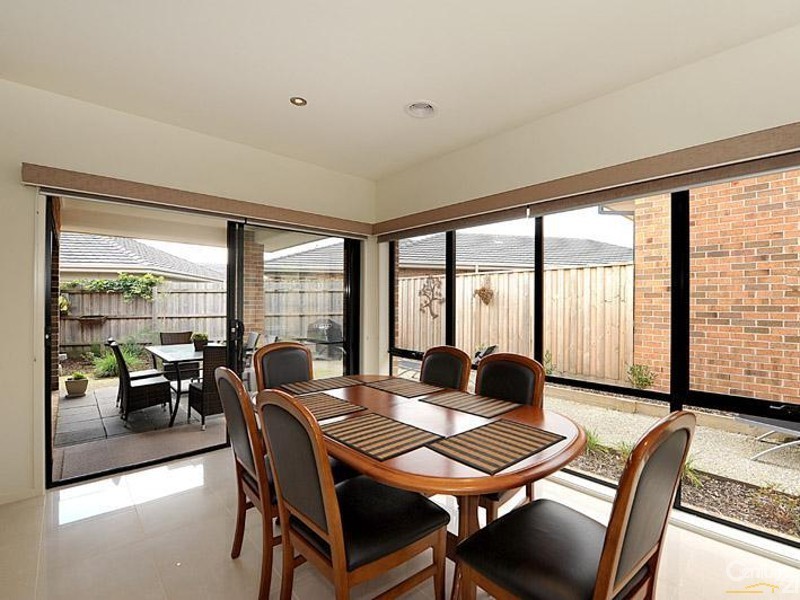 8 Moorgate Avenue, Mount Eliza VIC 3930