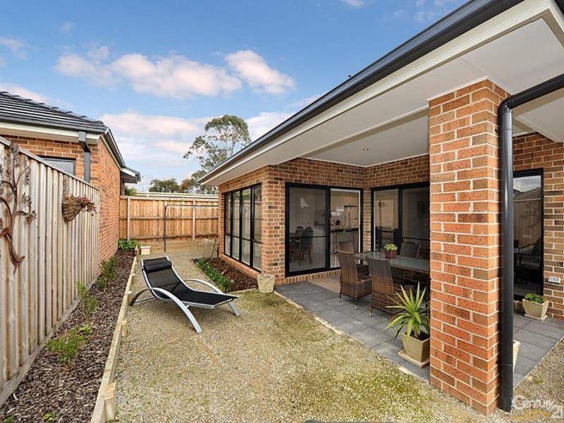 8 Moorgate Avenue, Mount Eliza VIC 3930