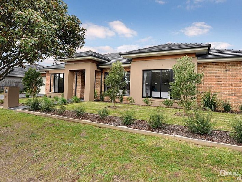 8 Moorgate Avenue, Mount Eliza VIC 3930