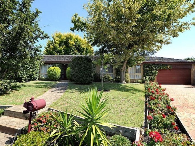 4 Elinga Court, Frankston VIC 3199