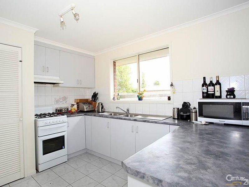 6 Glendale Close, Langwarrin VIC 3910