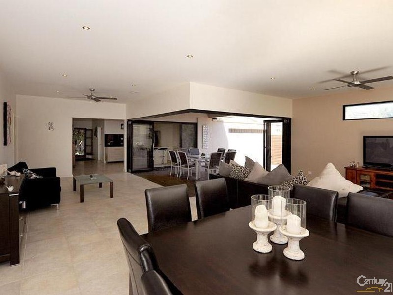 23 Liddesdale Avenue, Frankston South VIC 3199