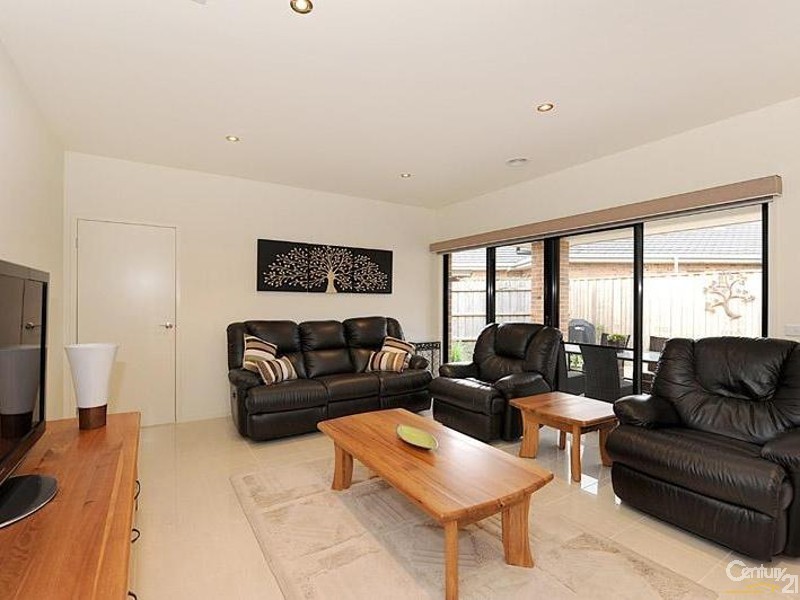 8 Moorgate Avenue, Mount Eliza VIC 3930