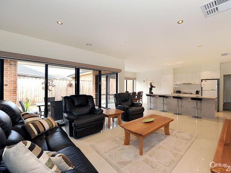 8 Moorgate Avenue, Mount Eliza VIC 3930