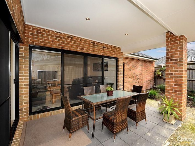 8 Moorgate Avenue, Mount Eliza VIC 3930
