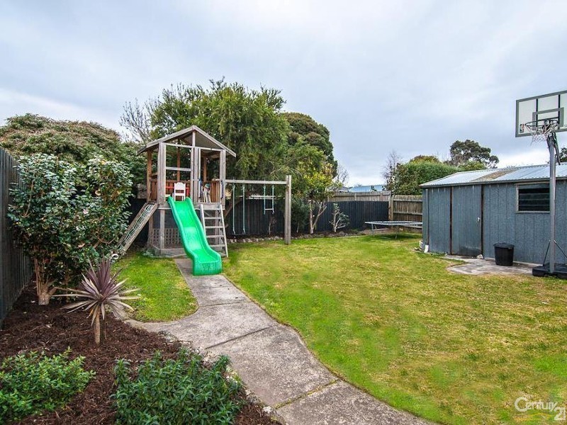 11 Galway Street, Seaford VIC 3198