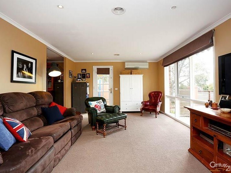 8 Acton Close, Frankston VIC 3199