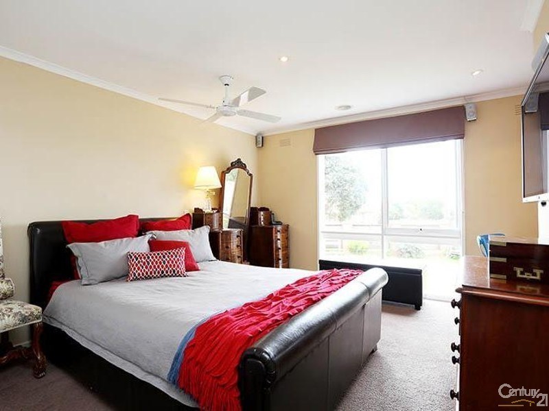 8 Acton Close, Frankston VIC 3199