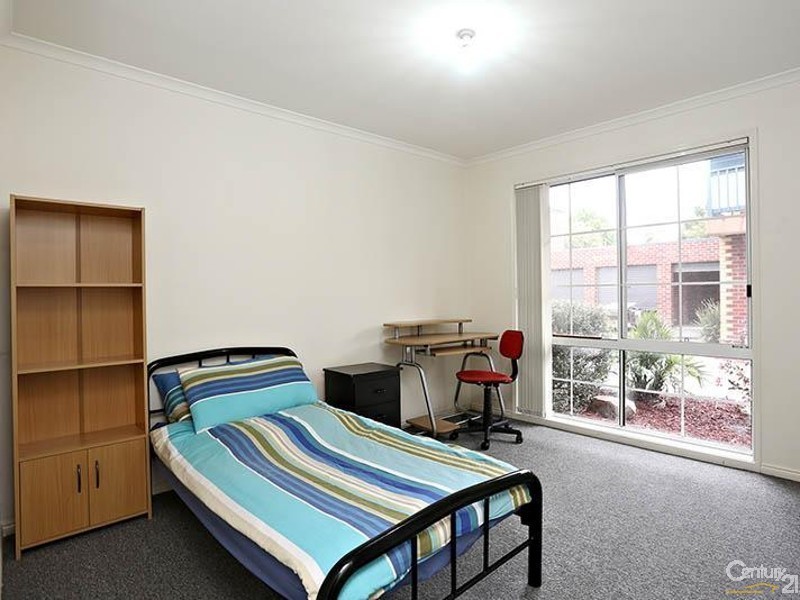 2/64 Lardner Road, Frankston VIC 3199